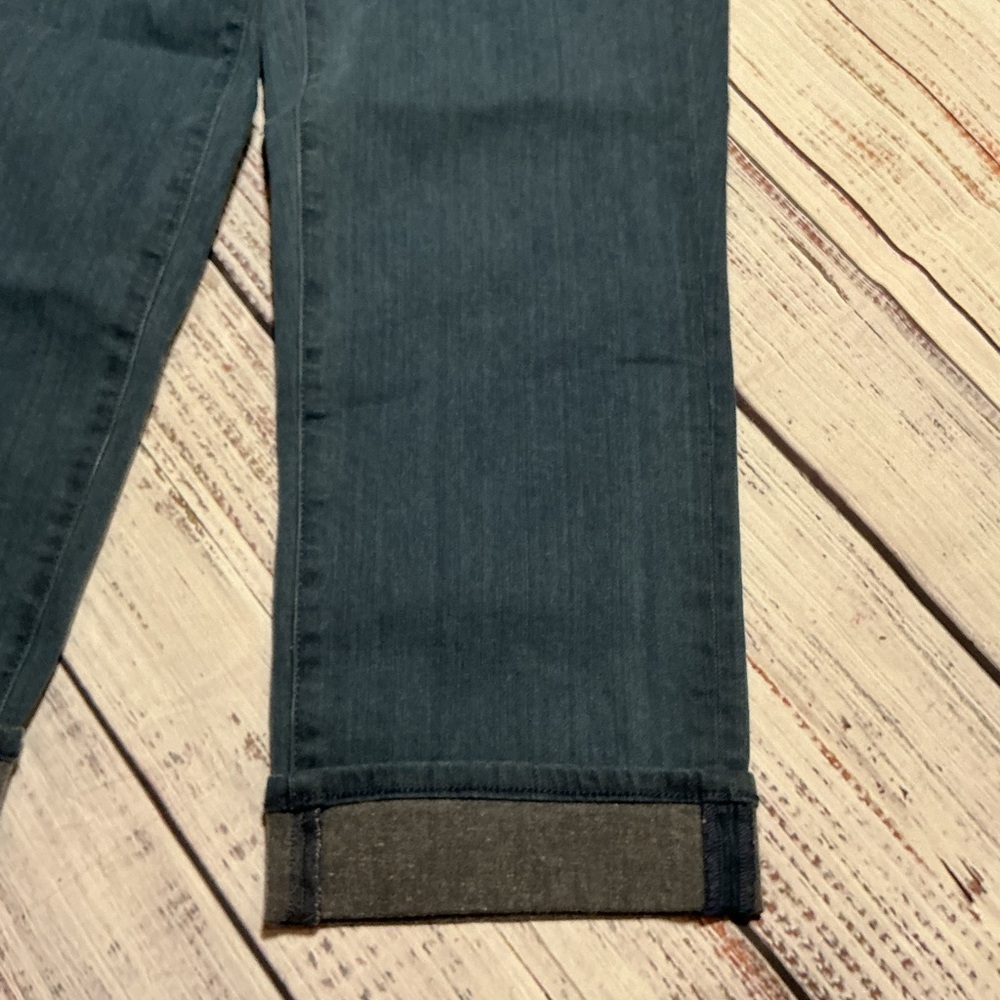 NWT NYDJ Marilyn Crop Cuff Monroe jeans. Size 2. - Picture 5 of 8